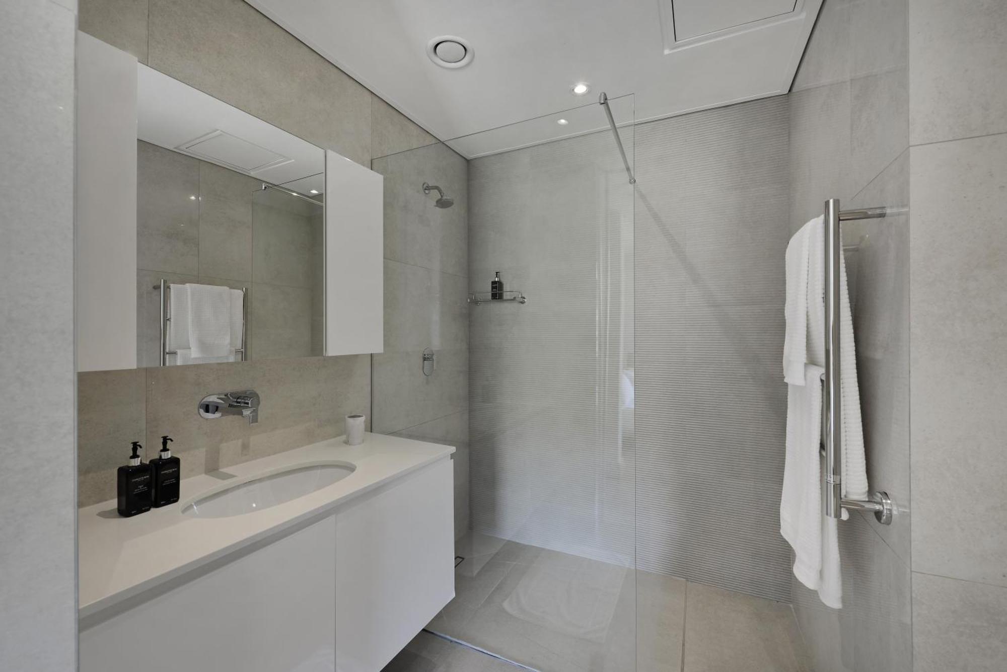 Marina 107 Apartment Cape Town Bagian luar foto